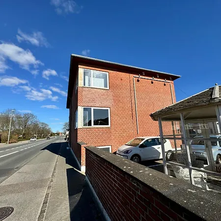 Strandby Kirkevej 270 Ground Floor Id 021 *